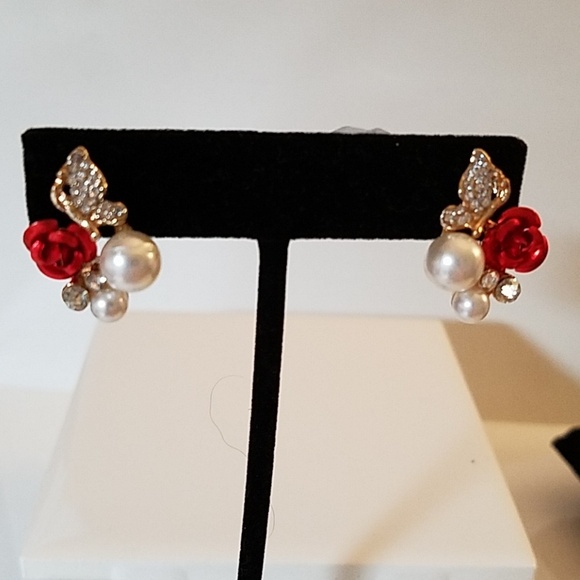 Rose Faux Pearl & Diamond Butterfly Wing Flower Earrings Set - Picture 1 of 2